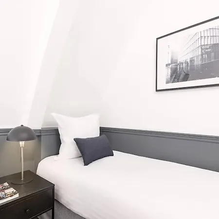 Luxury Parisian-style In Apartment Paris