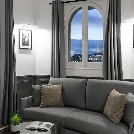 Apartment Luxury Parisian-style In Paris